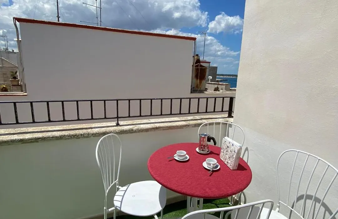 Petali Rosa - Dimora Tritone Vista Mare-1